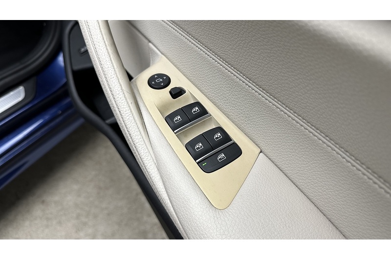 BMW 5 Series 520d M Sport - U2976
