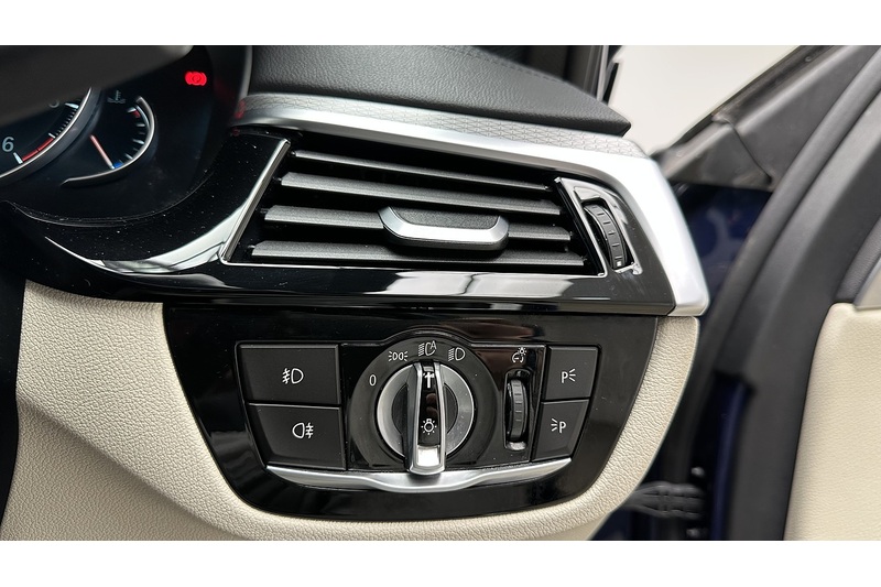 BMW 5 Series 520d M Sport - U2976