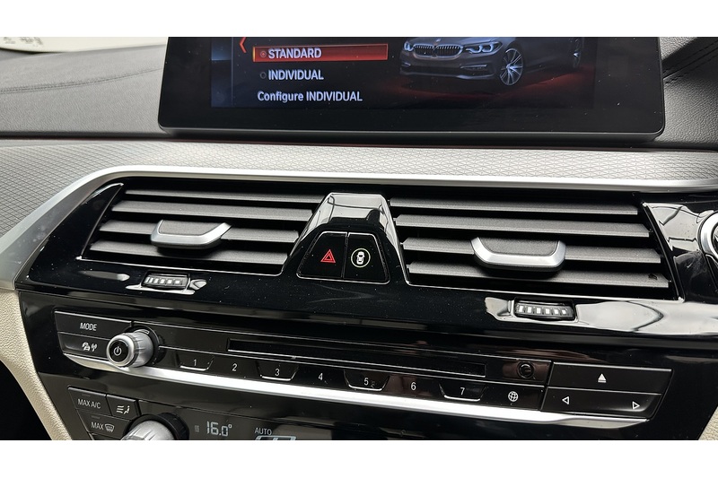 BMW 5 Series 520d M Sport - U2976
