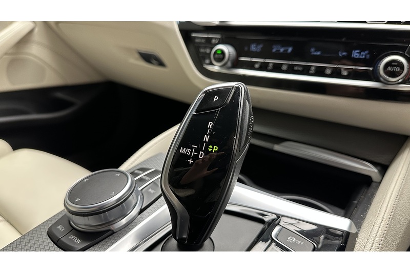 BMW 5 Series 520d M Sport - U2976
