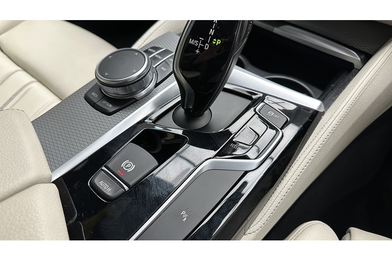 BMW 5 Series 520d M Sport - U2976