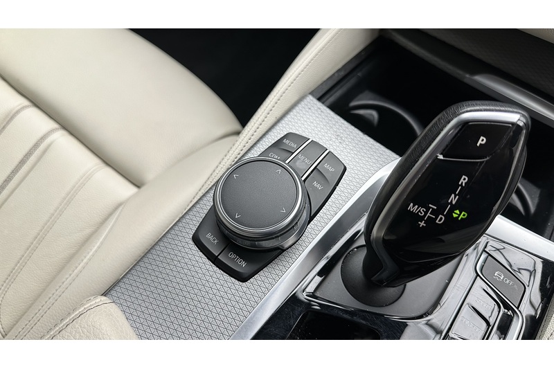 BMW 5 Series 520d M Sport - U2976