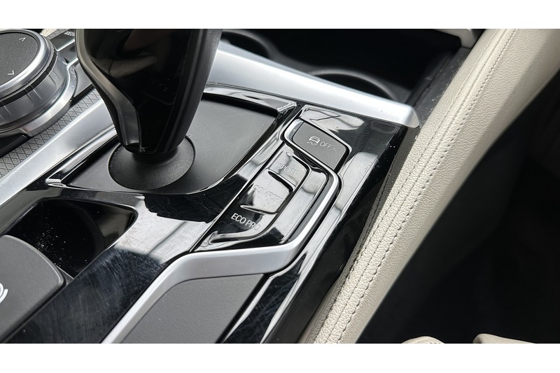 BMW 5 Series 520d M Sport - U2976