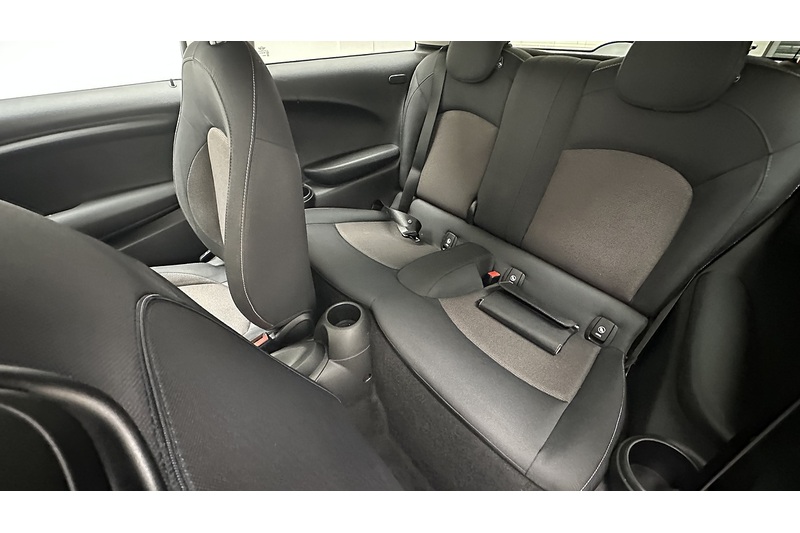 MINI Hatch One - U2978