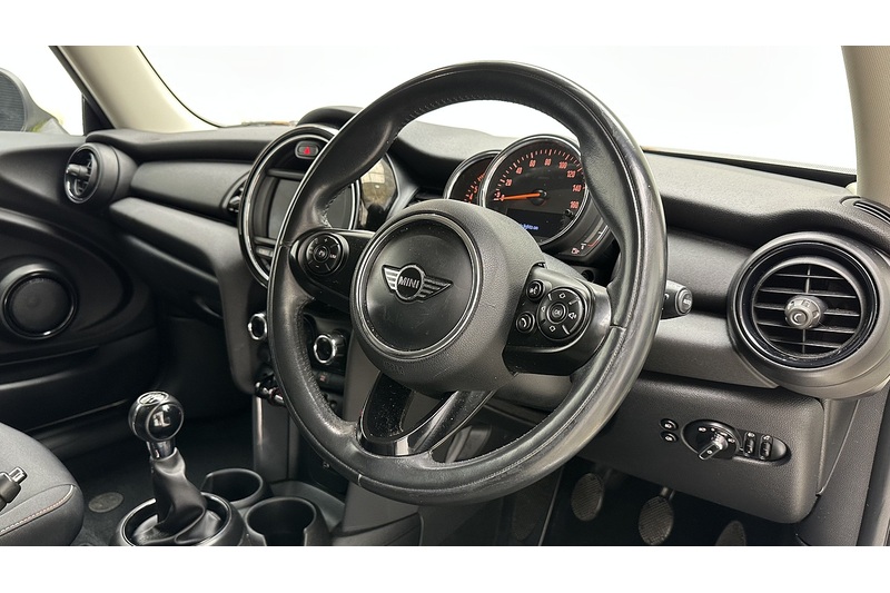 MINI Hatch One - U2978