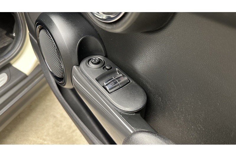 MINI Hatch One - U2978