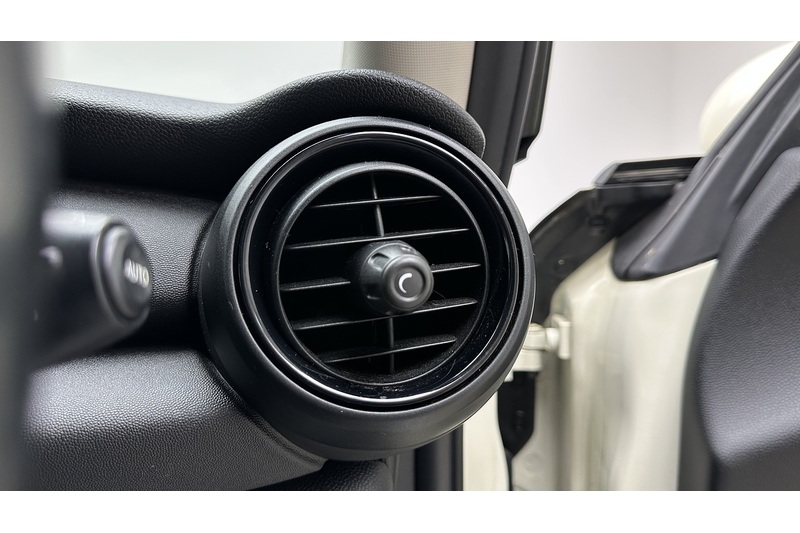 MINI Hatch One - U2978