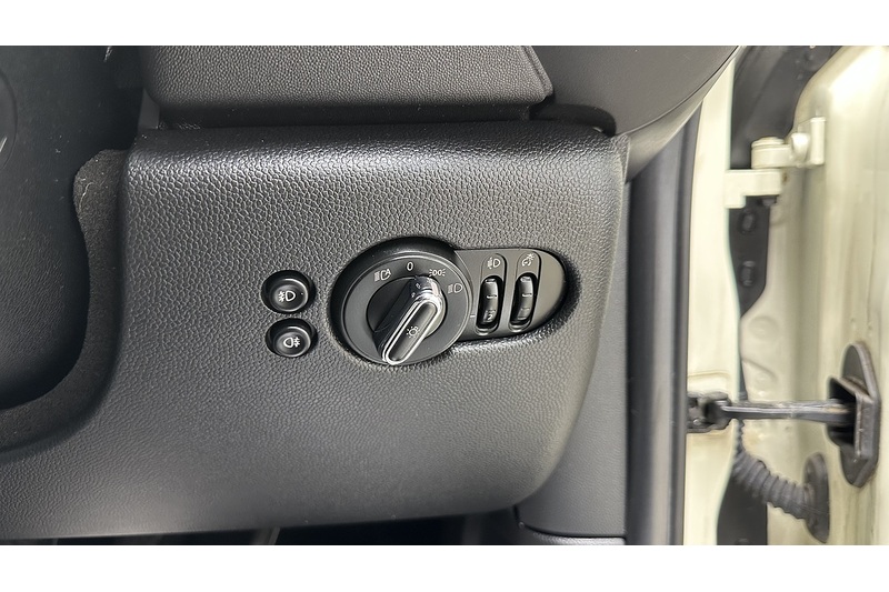 MINI Hatch One - U2978