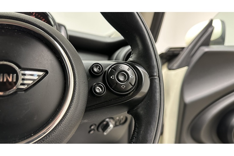 MINI Hatch One - U2978