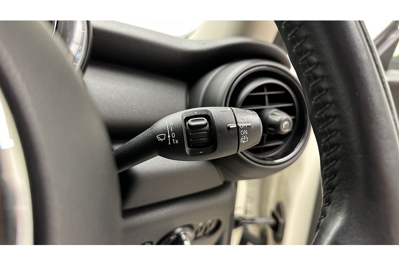 MINI Hatch One - U2978