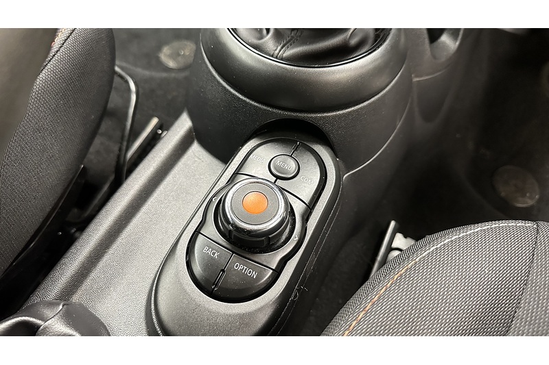 MINI Hatch One - U2978