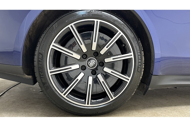Porsche Taycan Performance Plus - U2980