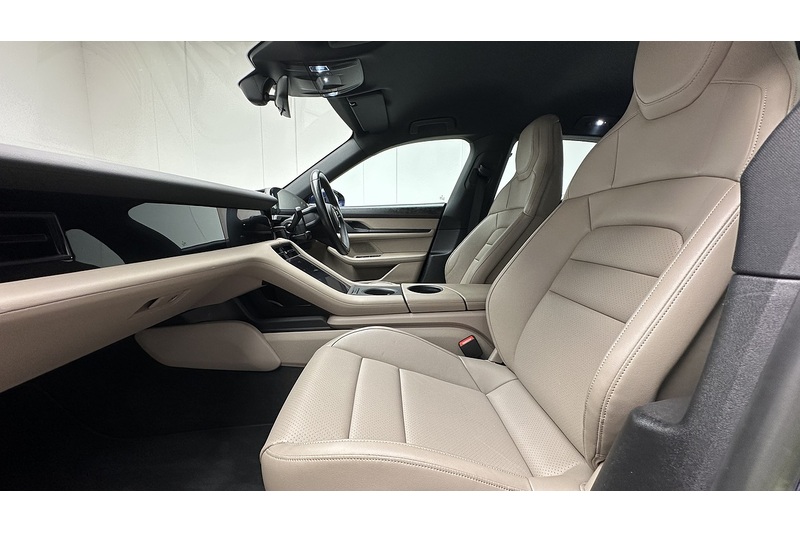 Porsche Taycan Performance Plus - U2980