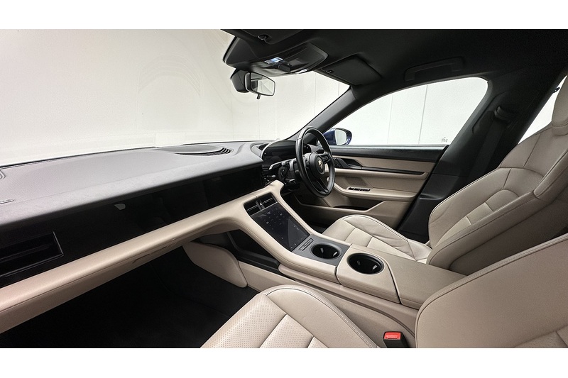 Porsche Taycan Performance Plus - U2980