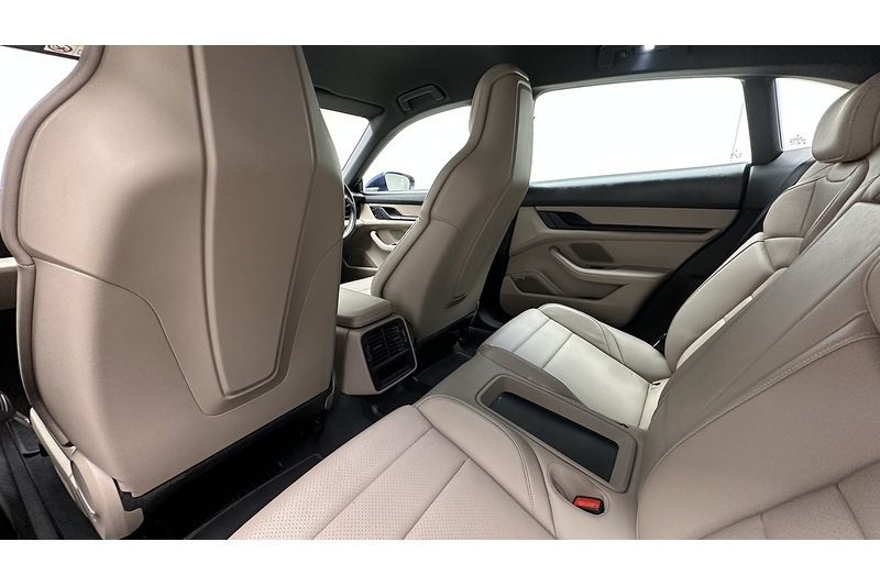 Porsche Taycan Performance Plus - U2980