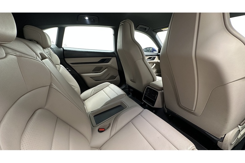 Porsche Taycan Performance Plus - U2980