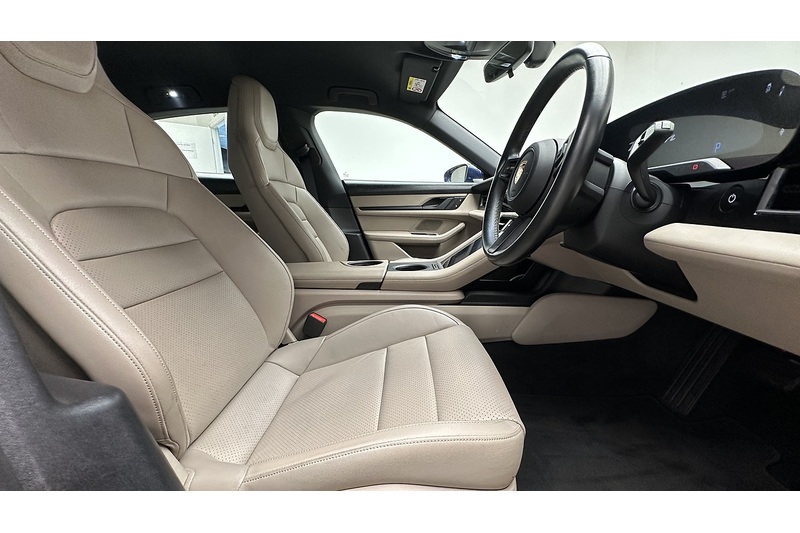 Porsche Taycan Performance Plus - U2980