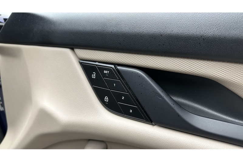 Porsche Taycan Performance Plus - U2980