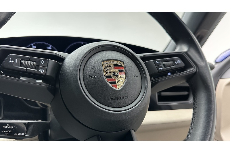 Porsche Taycan Performance Plus - U2980