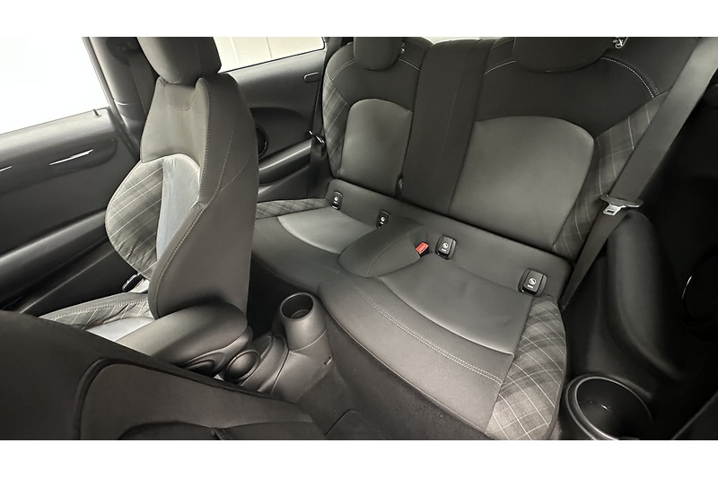 MINI Hatch Cooper S - U2988