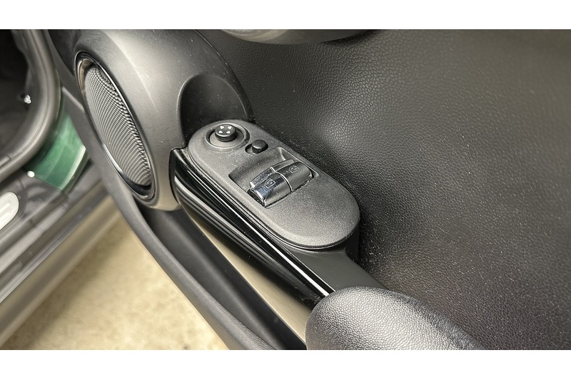 MINI Hatch Cooper S - U2988