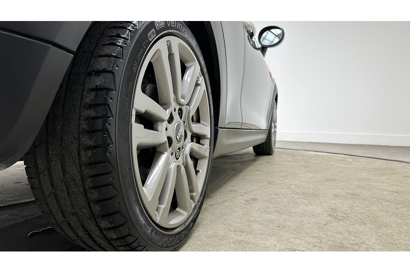 MINI Hatch Cooper Seven - U2990