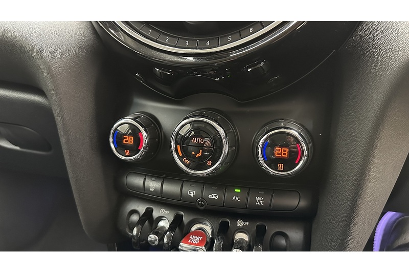 MINI Hatch Cooper Seven - U2990