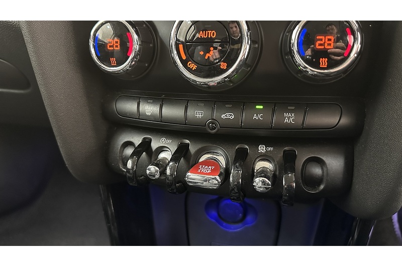 MINI Hatch Cooper Seven - U2990