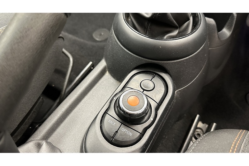 MINI Hatch Cooper Seven - U2990