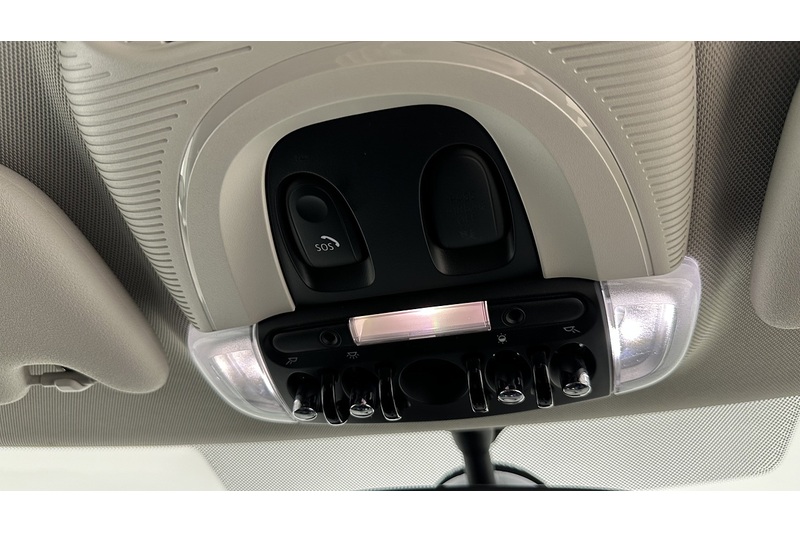 MINI Hatch Cooper Seven - U2990