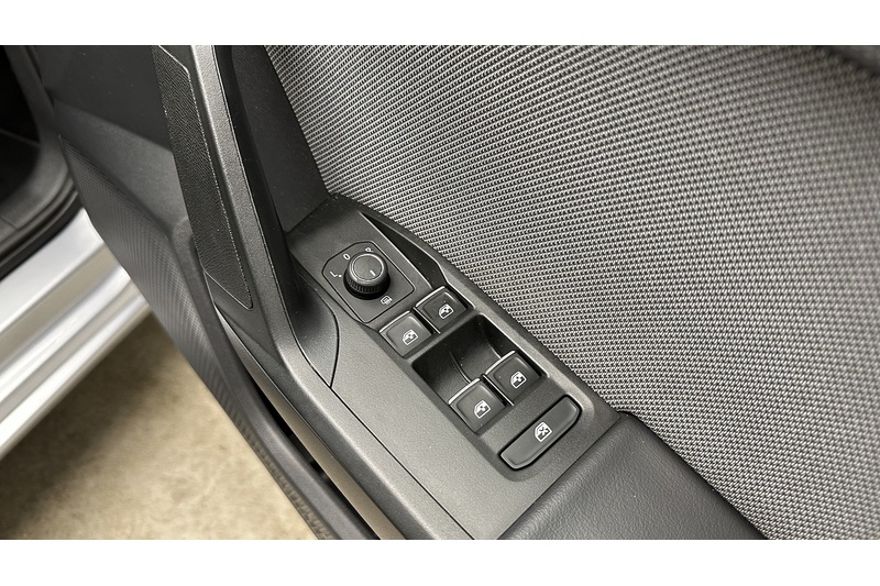 SEAT Leon TSI EVO SE Dynamic - U3008