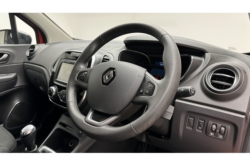 Renault Captur TCe ENERGY Iconic - U3011