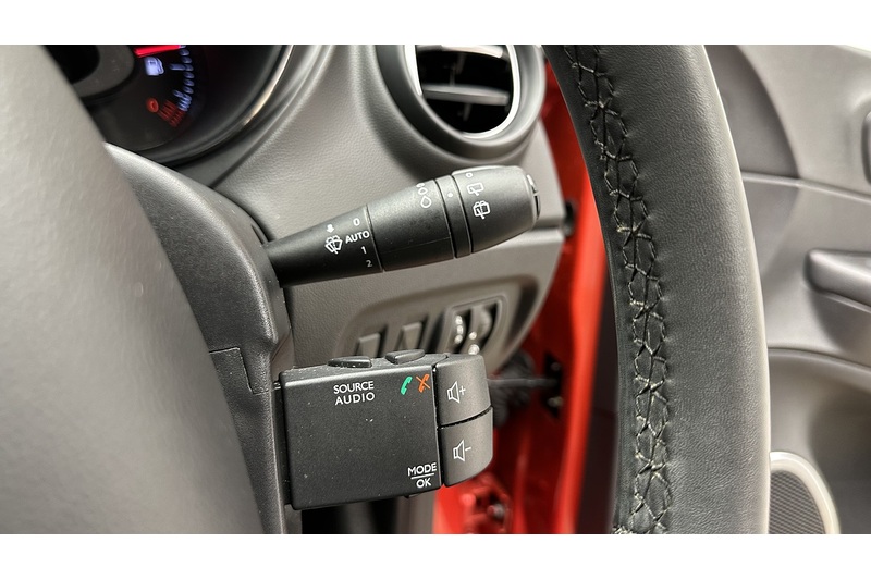 Renault Captur TCe ENERGY Iconic - U3011