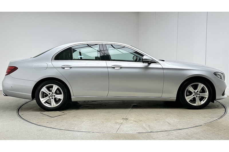 Mercedes-Benz E Class E220d SE - U3016