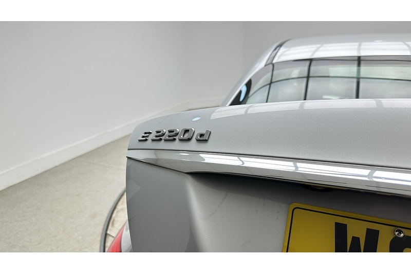 Mercedes-Benz E Class E220d SE - U3016