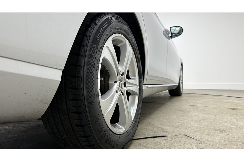 Mercedes-Benz E Class E220d SE - U3016