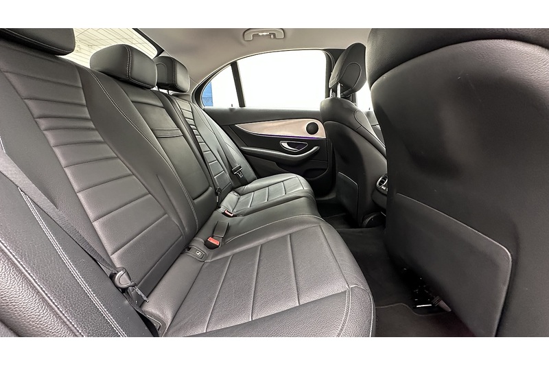 Mercedes-Benz E Class E220d SE - U3016