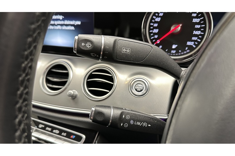 Mercedes-Benz E Class E220d SE - U3016