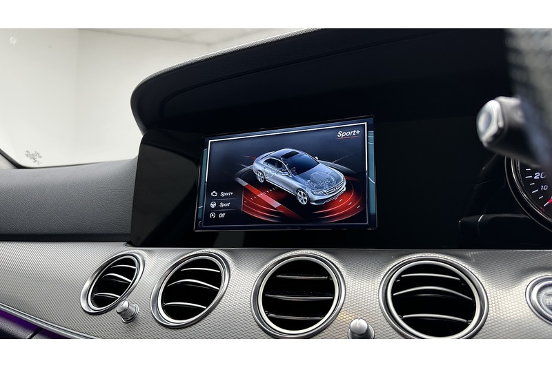 Mercedes-Benz E Class E220d SE - U3016