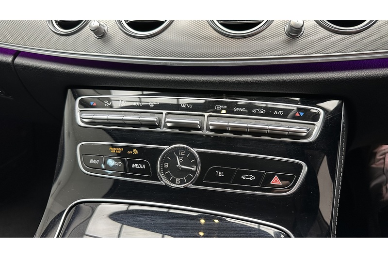 Mercedes-Benz E Class E220d SE - U3016