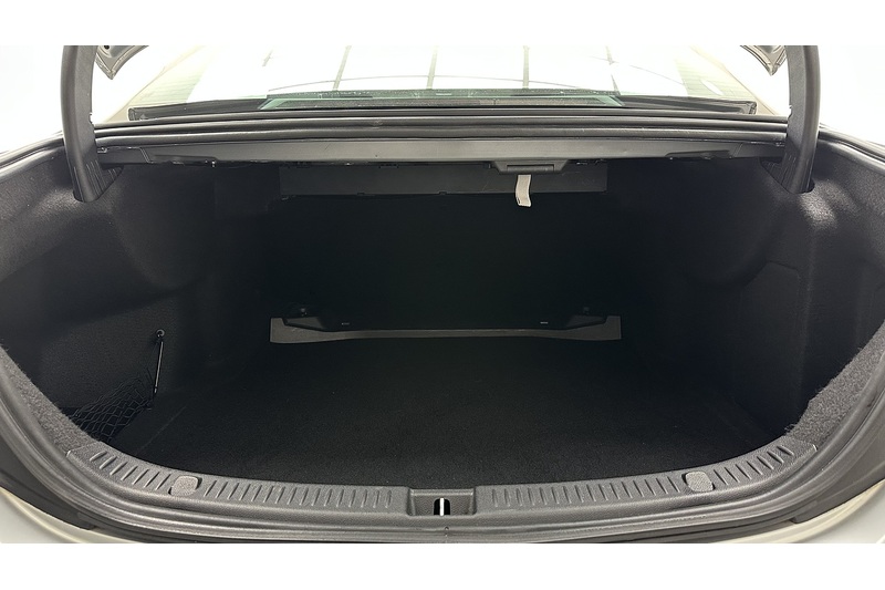 Mercedes-Benz E Class E220d SE - U3016