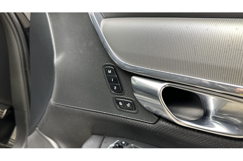 Volvo S90 D4 R-Design Pro - U3017
