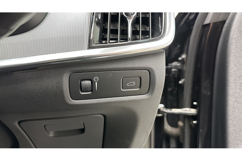 Volvo S90 D4 R-Design Pro - U3017