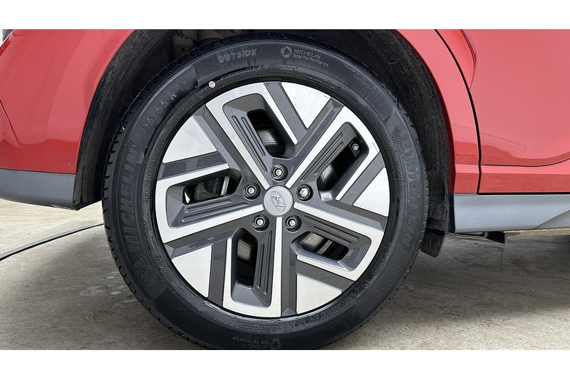 Hyundai KONA Premium - U3036