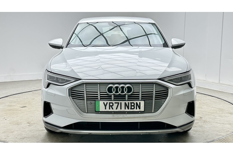 Audi e-tron Sport - U3037