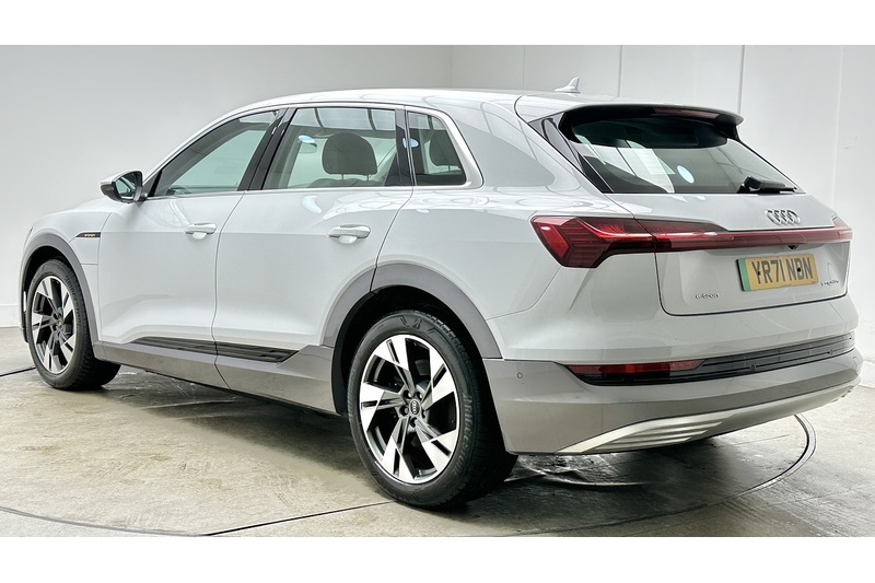 Audi e-tron Sport - U3037
