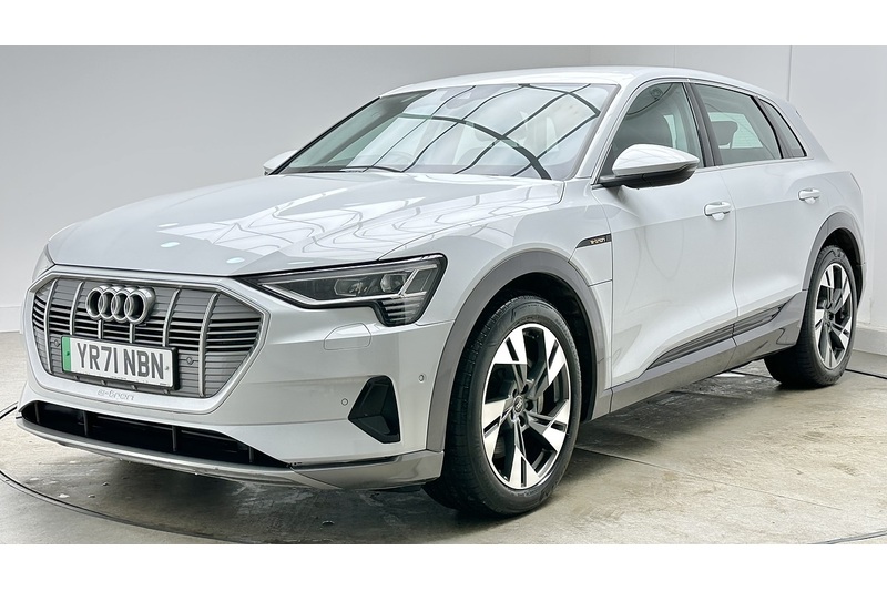 Audi e-tron Sport - U3037