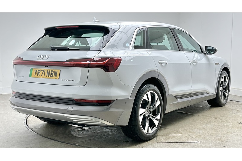 Audi e-tron Sport - U3037