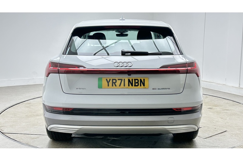 Audi e-tron Sport - U3037