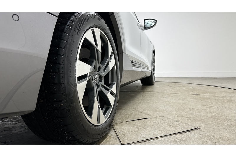 Audi e-tron Sport - U3037